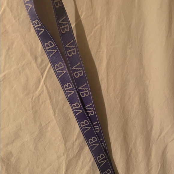 Vera Bradley Medium Purse and matching Lanyard. New. Purple Floral - Picture 3 of 3